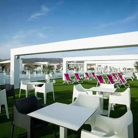 Deluxe Single Seaview With Half Board, Only Adults In *